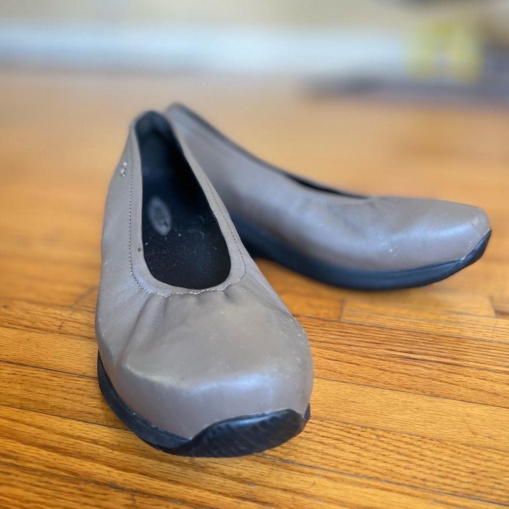 MBT slip on.